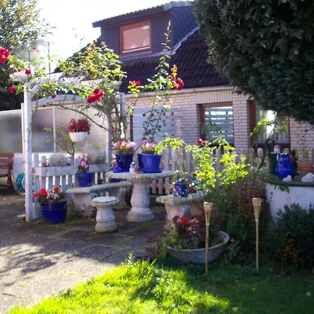 Travemunde Bed & Breakfast *
